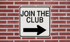 Sign with arrow says Join The Club